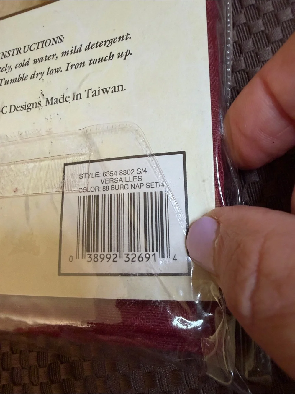 Vintage NWT Wilton Court Versailles Damask Set of Four Napkins - Burgundy